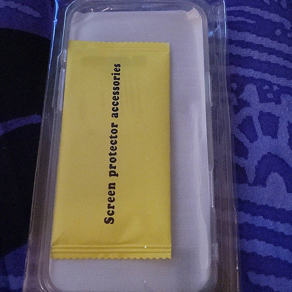Clear White Phone Case - Unbranded. IPhone 17 Pro Max - Picture 3 of 5